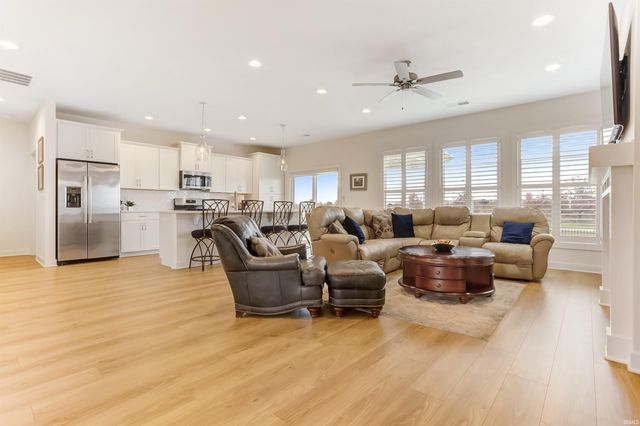 5484 Abbe Wood Drive, Newburgh, IN 47630