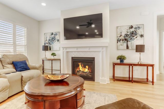 5484 Abbe Wood Drive, Newburgh, IN 47630