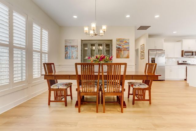 5484 Abbe Wood Drive, Newburgh, IN 47630