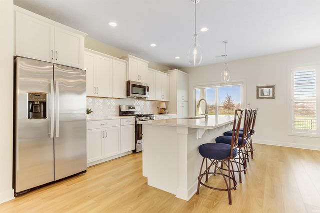 5484 Abbe Wood Drive, Newburgh, IN 47630