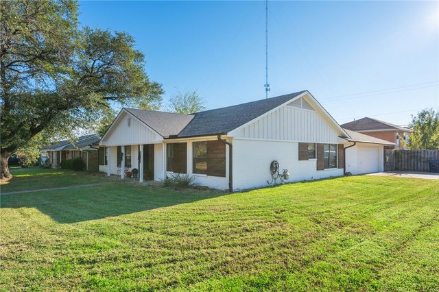 3700 Tanglewood Drive, Bryan, TX 77802