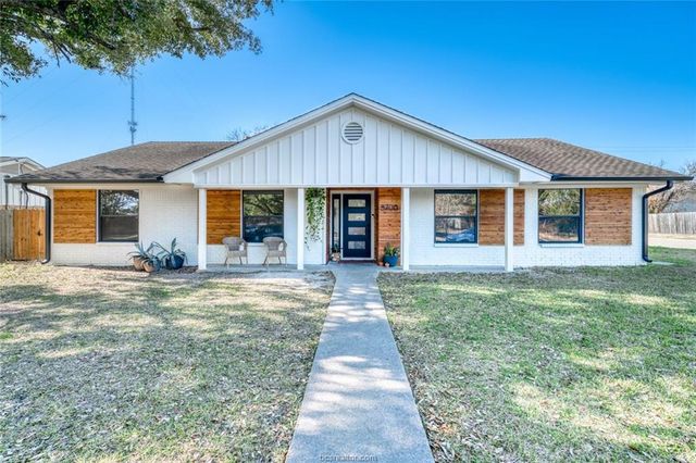 3700 Tanglewood Drive, Bryan, TX 77802