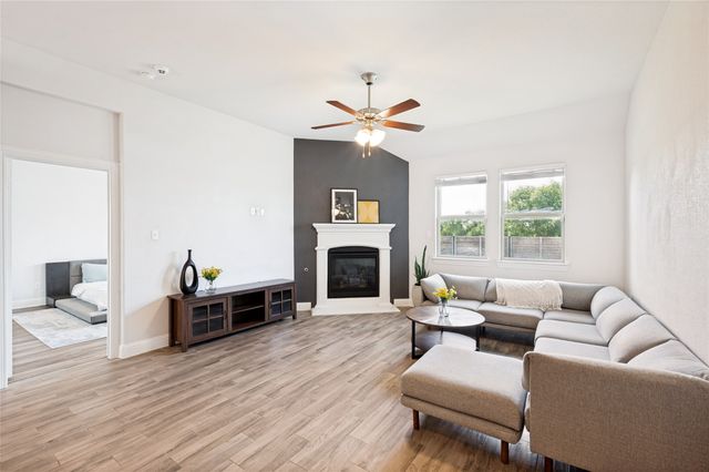 11316 Bullion Way, Aubrey, TX 76227