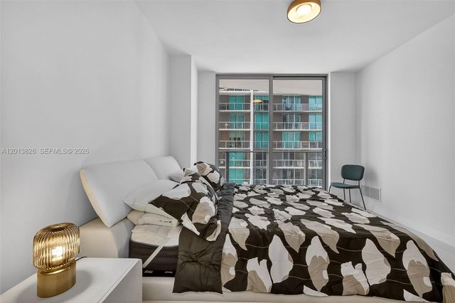 77 SE 5th Street 1908, Miami, FL 33131