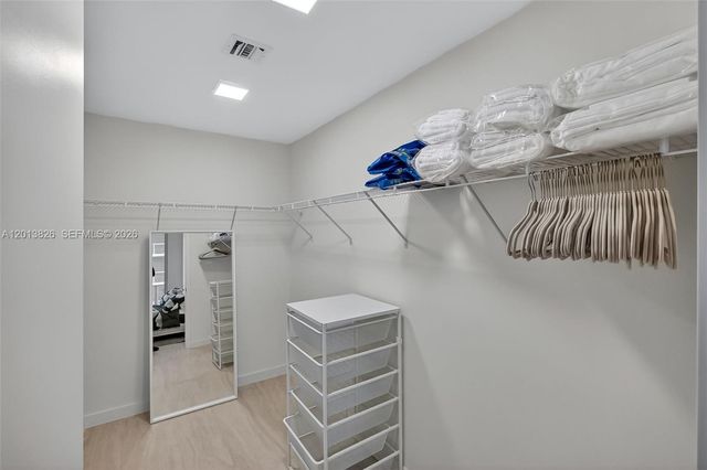 77 SE 5th Street 1908, Miami, FL 33131