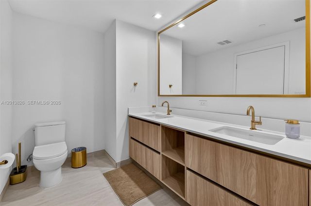 77 SE 5th Street 1908, Miami, FL 33131