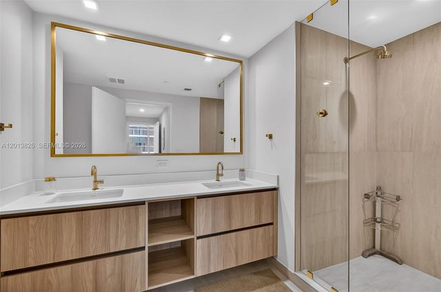 77 SE 5th Street 1908, Miami, FL 33131