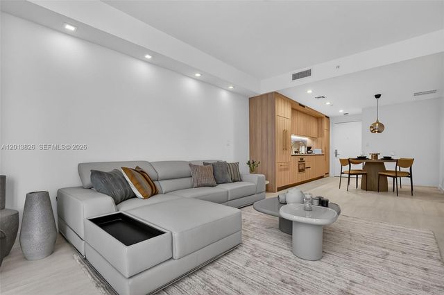 77 SE 5th Street 1908, Miami, FL 33131