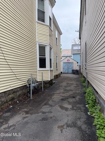 27 Catherine Street, Schenectady, NY 12307