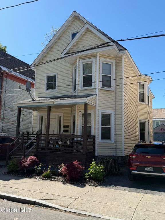 27 Catherine Street, Schenectady, NY 12307