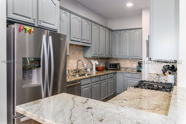 10 Newport Dr Apt 3302, Hilton Head Island, SC 29928