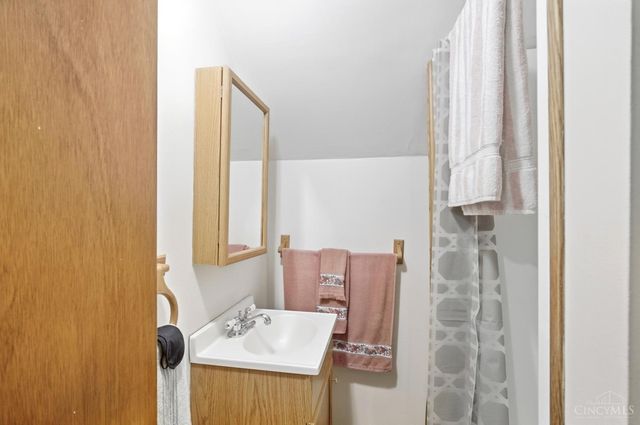 8554 Plainfield Road, Sycamore Twp, OH 45236