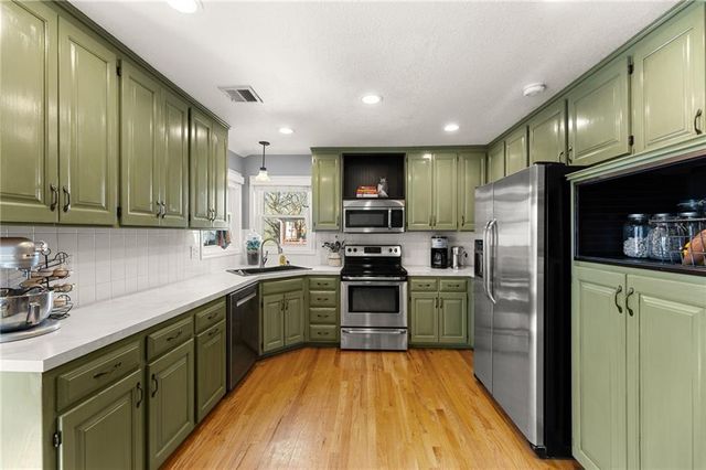 24075 W 57th Street, Shawnee, KS 66226