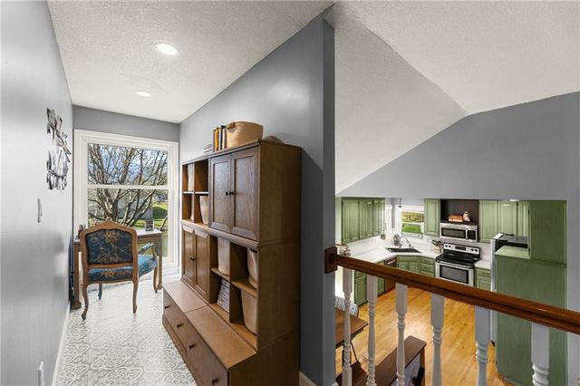 24075 W 57th Street, Shawnee, KS 66226