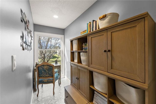24075 W 57th Street, Shawnee, KS 66226