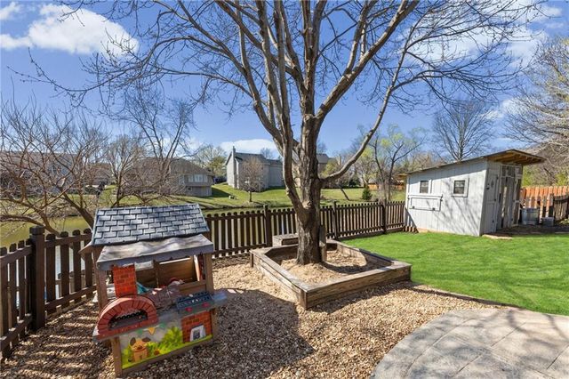 24075 W 57th Street, Shawnee, KS 66226