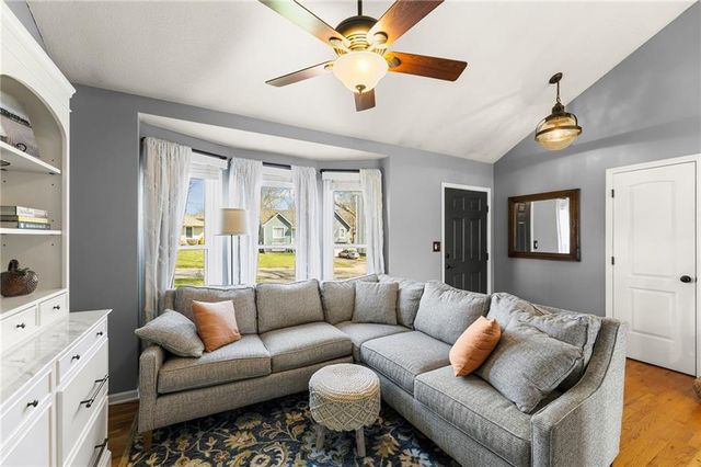 24075 W 57th Street, Shawnee, KS 66226