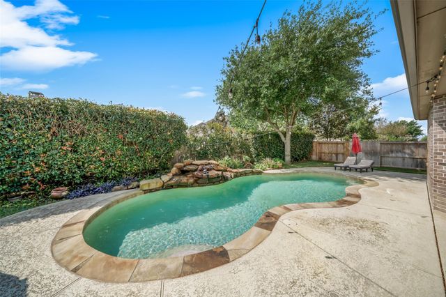 17707 Retreat Ridge Lane, Houston, TX 77095