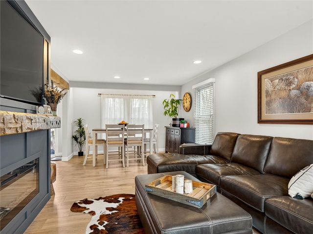 51 West Parkway, Victor, NY 14564