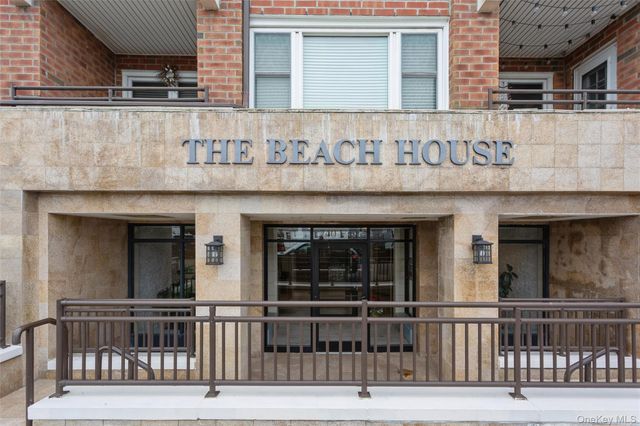 740 E Broadway 4D, Long Beach, NY 11561