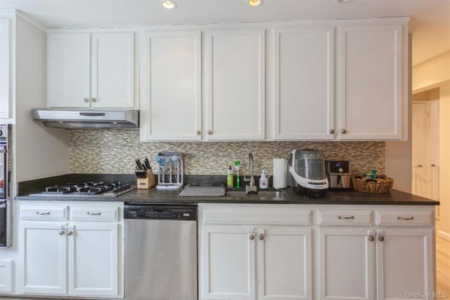 740 E Broadway 4D, Long Beach, NY 11561