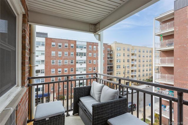 740 E Broadway 4D, Long Beach, NY 11561