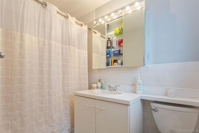 740 E Broadway 4D, Long Beach, NY 11561