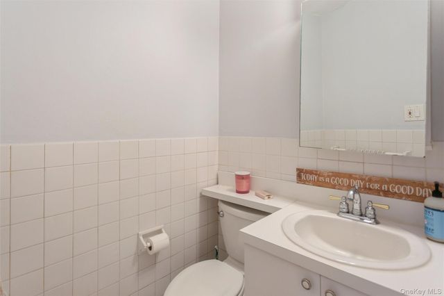 740 E Broadway 4D, Long Beach, NY 11561