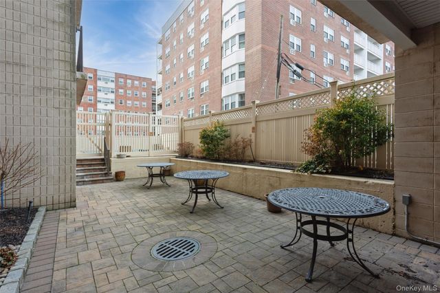 740 E Broadway 4D, Long Beach, NY 11561