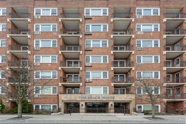 740 E Broadway 4D, Long Beach, NY 11561