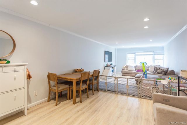 740 E Broadway 4D, Long Beach, NY 11561