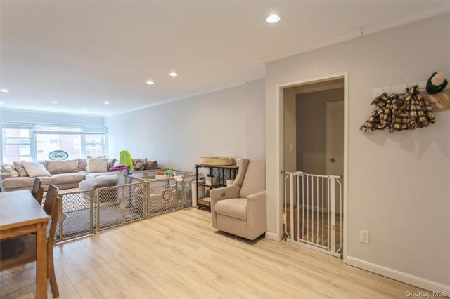 740 E Broadway 4D, Long Beach, NY 11561