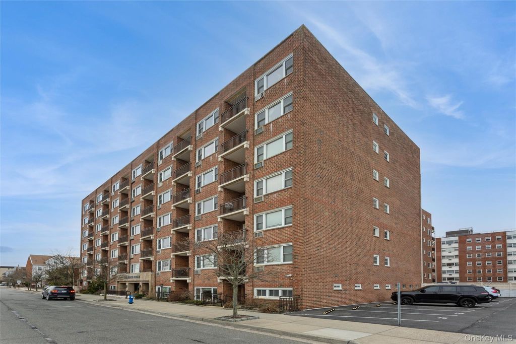 740 E Broadway 4D, Long Beach, NY 11561