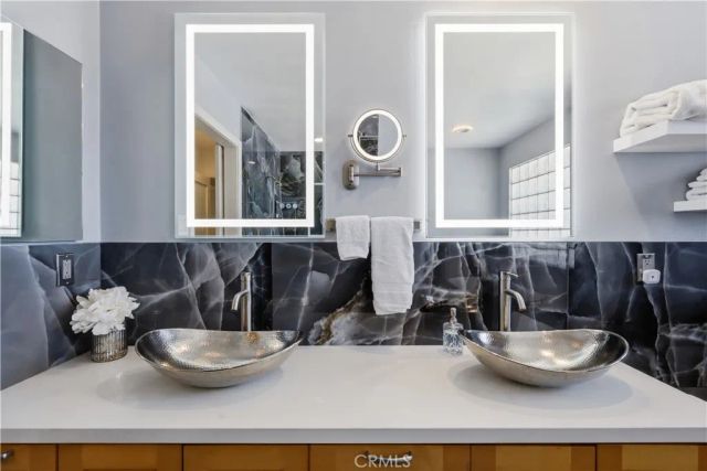 1711 Pescadores, San Pedro, CA 90732