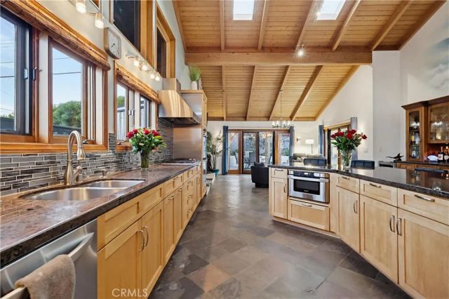 1711 Pescadores, San Pedro, CA 90732