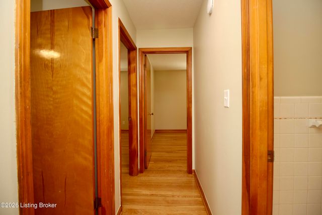 2313 Peaslee Rd, Louisville, KY 40216