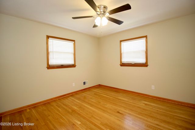 2313 Peaslee Rd, Louisville, KY 40216