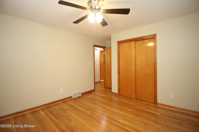 2313 Peaslee Rd, Louisville, KY 40216