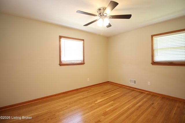 2313 Peaslee Rd, Louisville, KY 40216