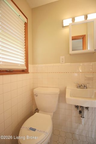 2313 Peaslee Rd, Louisville, KY 40216
