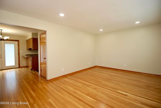 2313 Peaslee Rd, Louisville, KY 40216