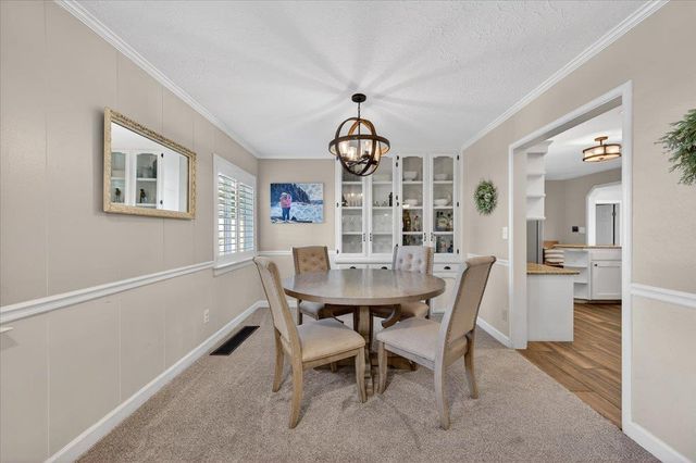 1544 N De Wolf Avenue, Fresno, CA 93737