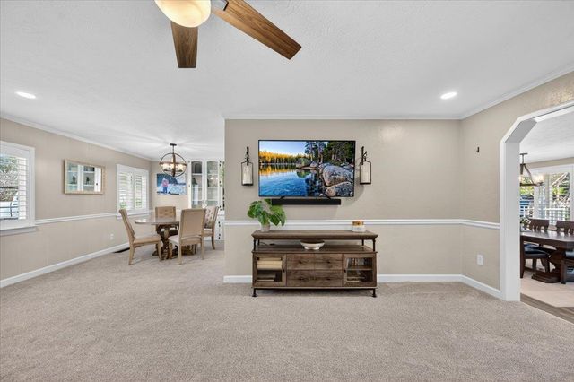 1544 N De Wolf Avenue, Fresno, CA 93737