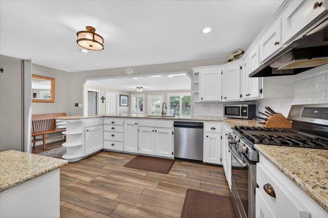 1544 N De Wolf Avenue, Fresno, CA 93737