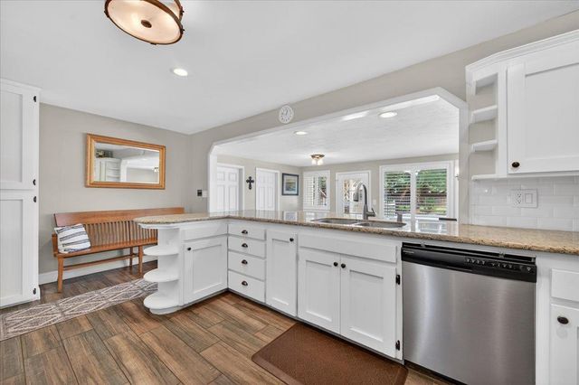 1544 N De Wolf Avenue, Fresno, CA 93737