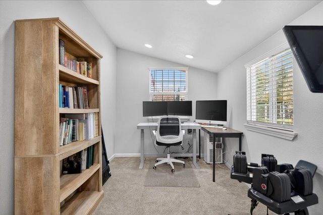 1544 N De Wolf Avenue, Fresno, CA 93737