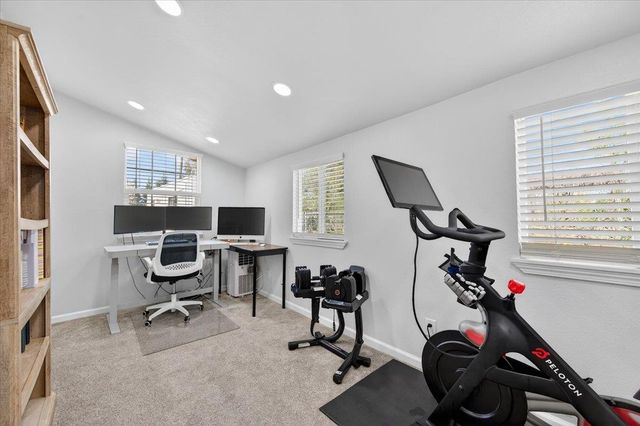 1544 N De Wolf Avenue, Fresno, CA 93737