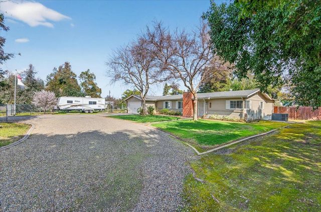 1544 N De Wolf Avenue, Fresno, CA 93737