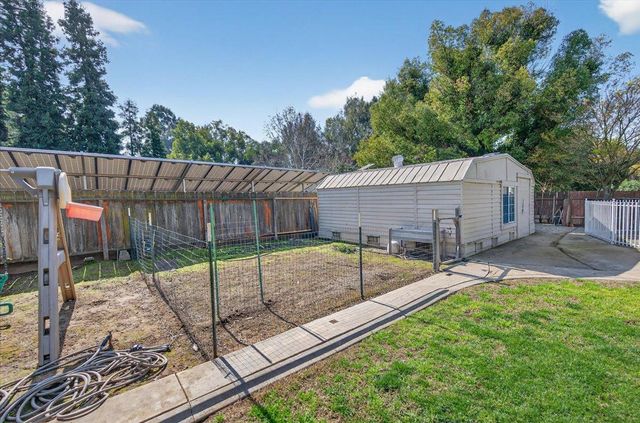 1544 N De Wolf Avenue, Fresno, CA 93737