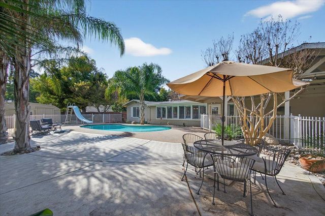 1544 N De Wolf Avenue, Fresno, CA 93737